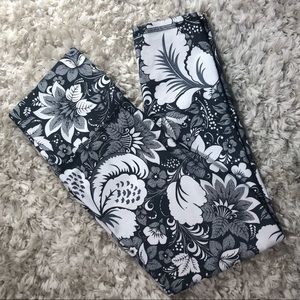 Patterned yoga leggings